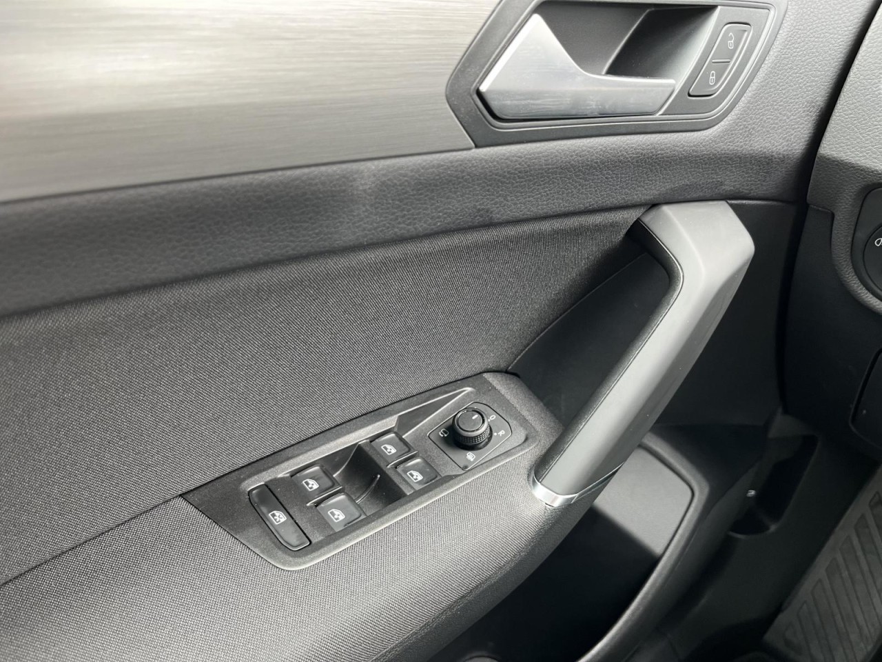 Touran 2,0 TDI DSG Comfortline (7-Sitzer+AHK+RearView)