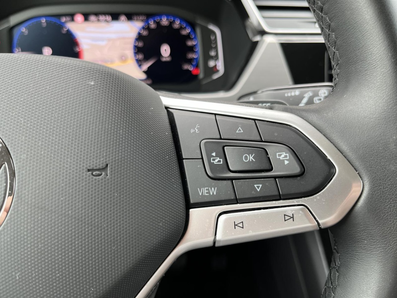 Touran 2,0 TDI DSG Comfortline (7-Sitzer+AHK+RearView)