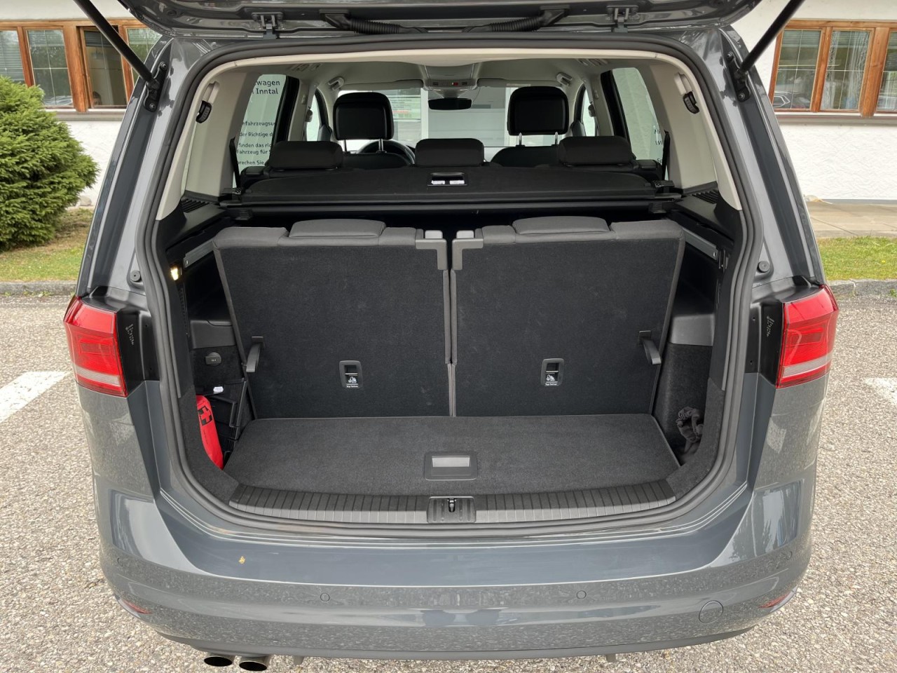 Touran 2,0 TDI DSG Comfortline (7-Sitzer+AHK+RearView)