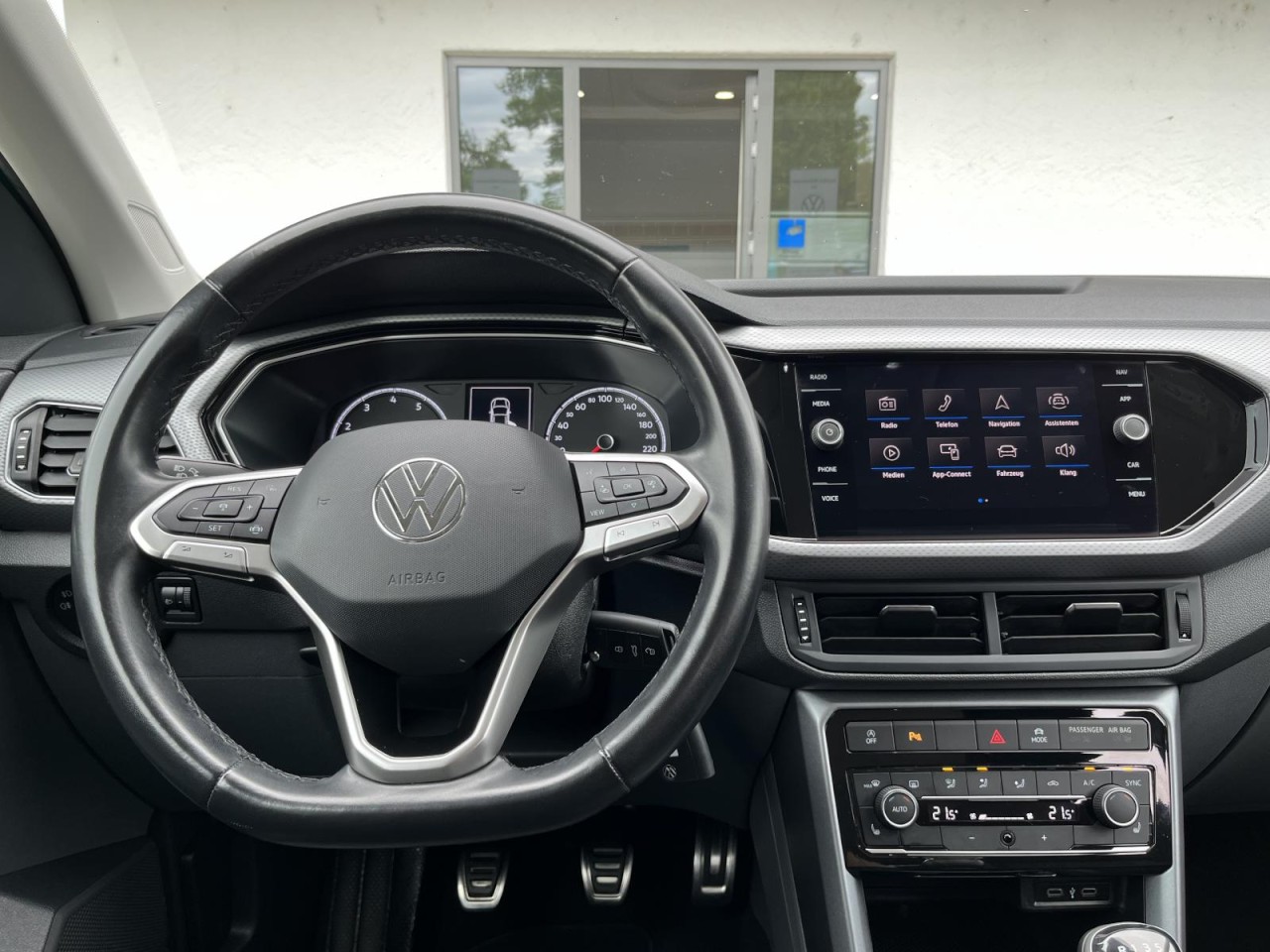 T-Cross 1,0 TSI Active (R-Line Ext.+AppConnect)