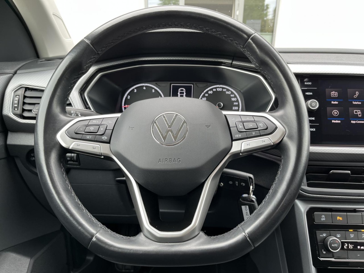 T-Cross 1,0 TSI Active (R-Line Ext.+AppConnect)