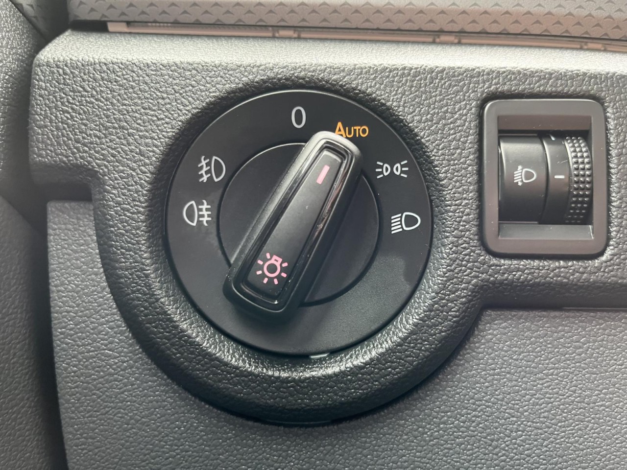 T-Cross 1,0 TSI Active (R-Line Ext.+AppConnect)