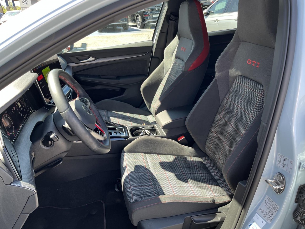 Golf VIII GTI 2,0 TSI DSG (IQLight+ACC+DCC)