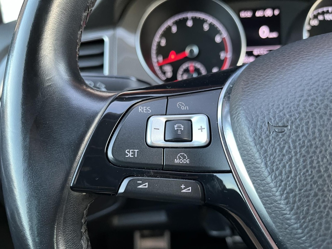 Golf Sportsvan 1,5 TSI DSG Join (PDC+LED+Sitzhzg.)