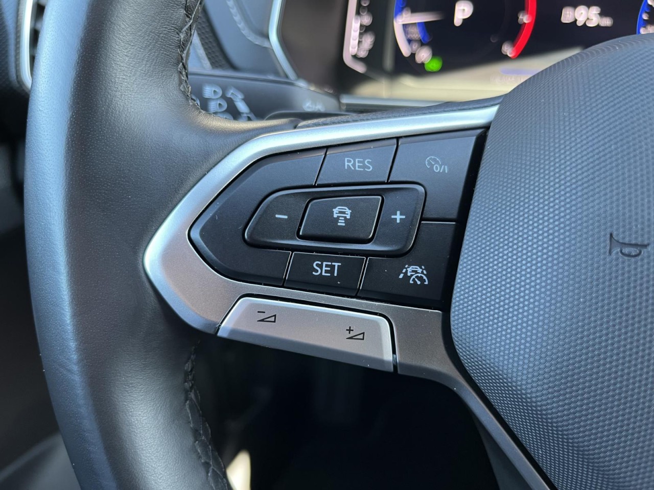 T-Cross 1,5 TSI DSG R-Line (AHK+IQLight) Klima
