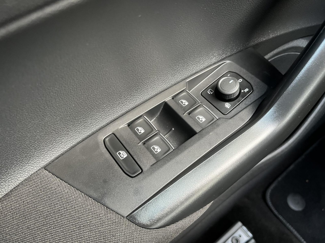 Polo 1,0 TSI DSG R-Line (Navi+IQLight)