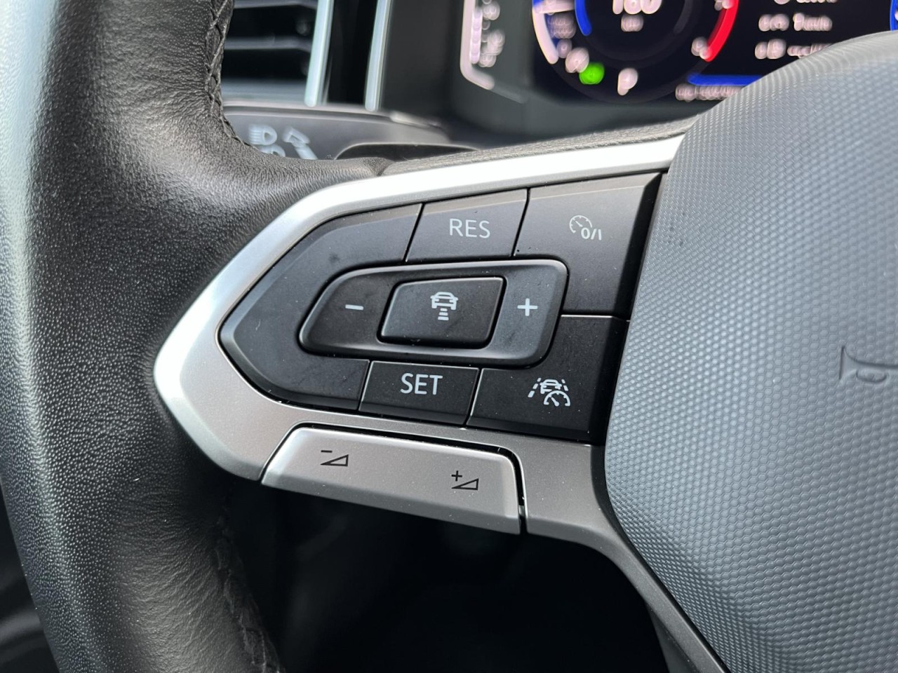 Polo 1,0 TSI DSG R-Line (Navi+IQLight)