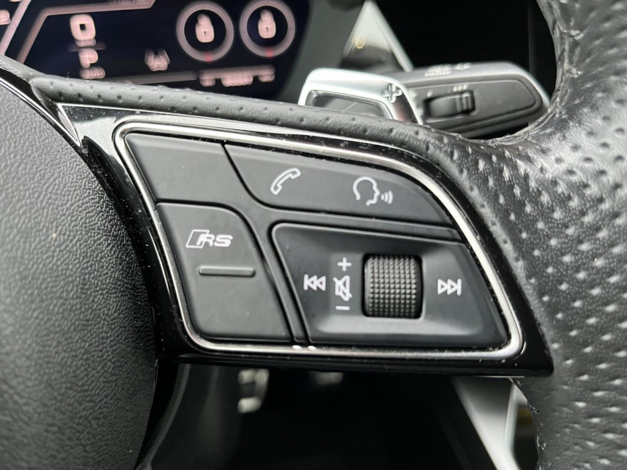 RS3 2,5 TFSI quattro S-tronic (LED+Optik-Paket)