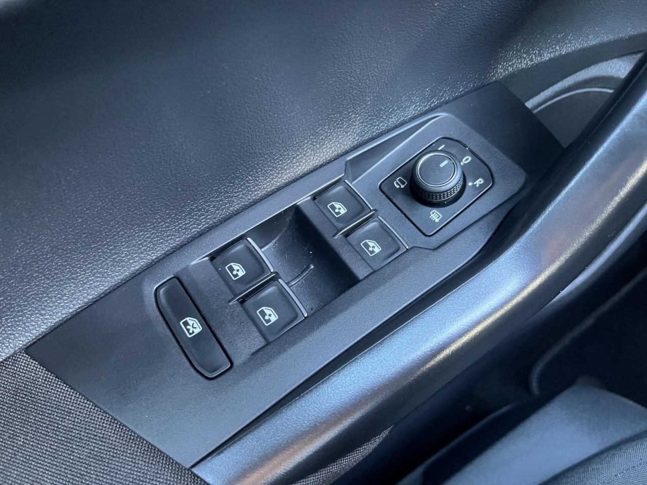 Polo 1,0 TSI DSG R-Line (IQLight+ACC+Navi)