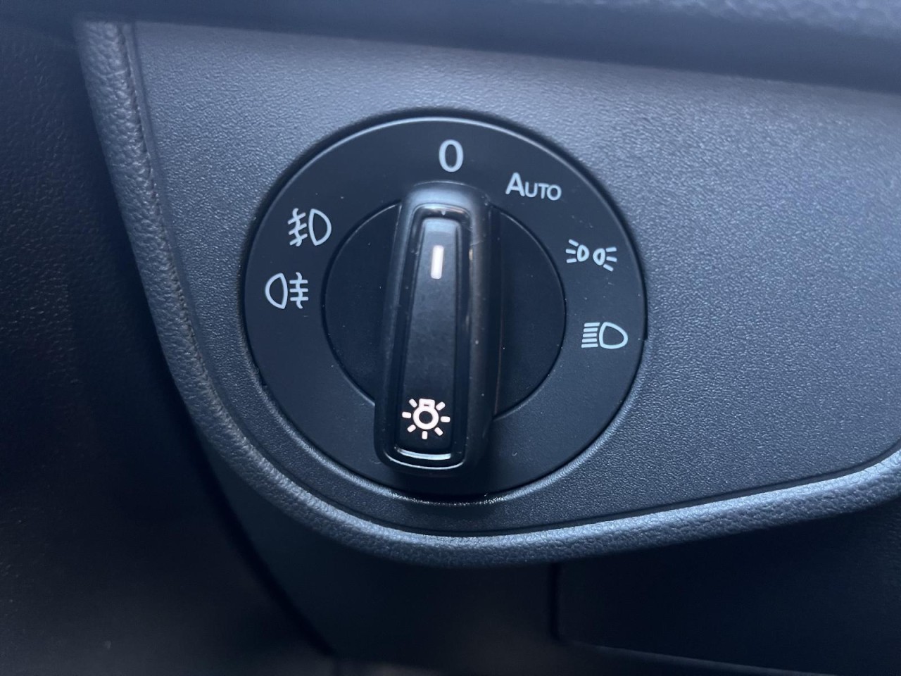 Polo 1,0 TSI DSG R-Line (IQLight+ACC+Navi)