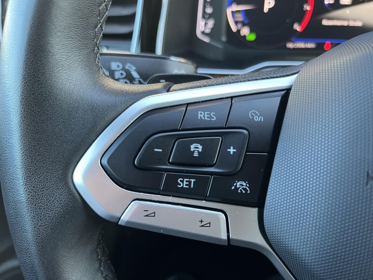 Polo 1,0 TSI DSG R-Line (IQLight+ACC+Navi)
