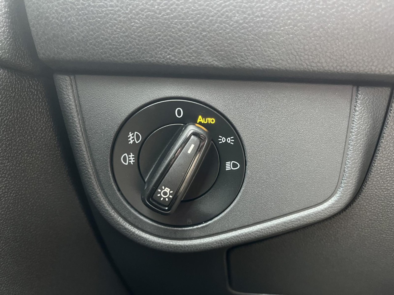 Polo 1,0 TSI DSG Style (Navi+RearView+ACC)