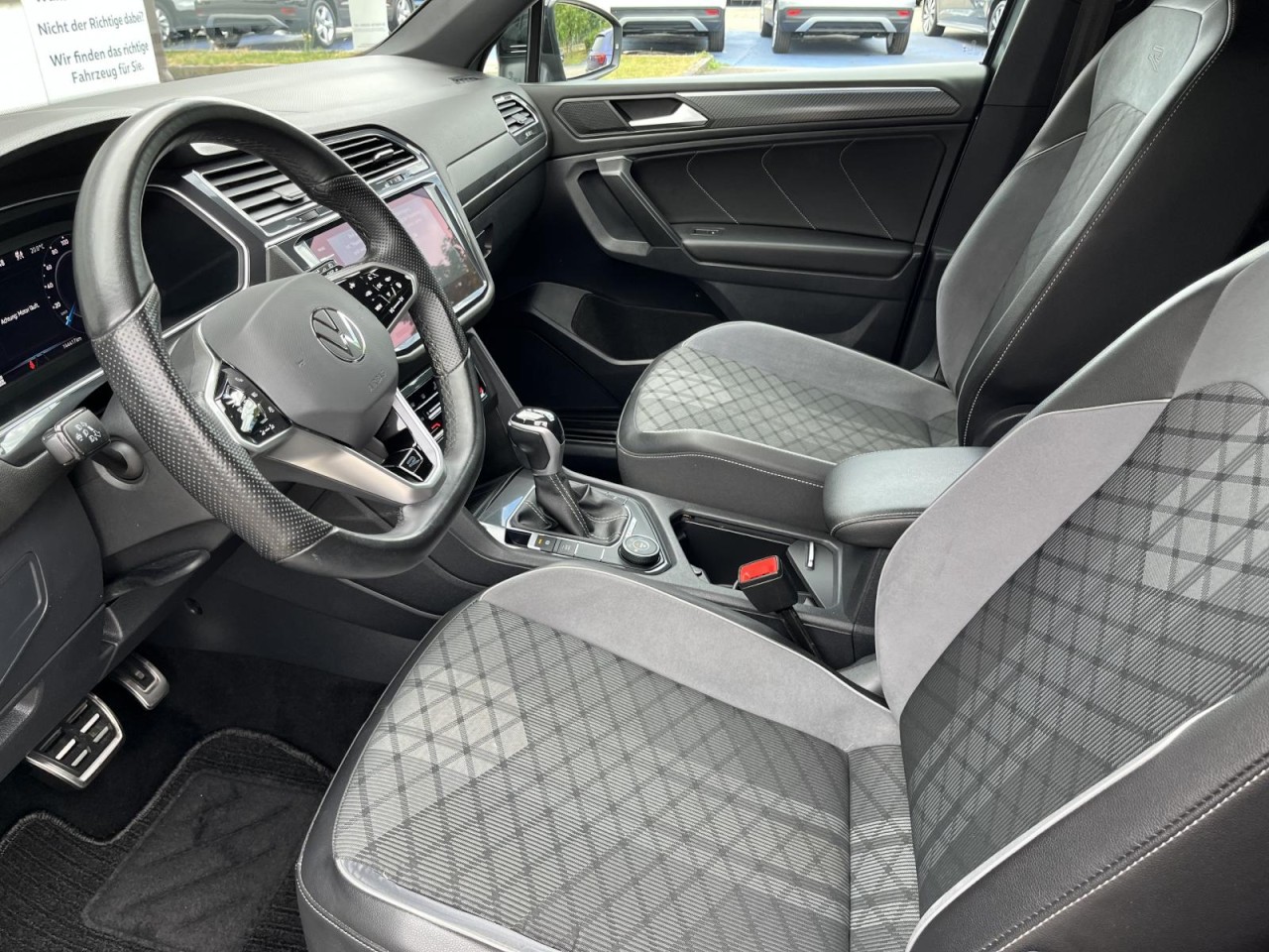 Tiguan Allspace 2,0 TDI DSG 4Motion R-Line BlackStyle (AHK+RearView)