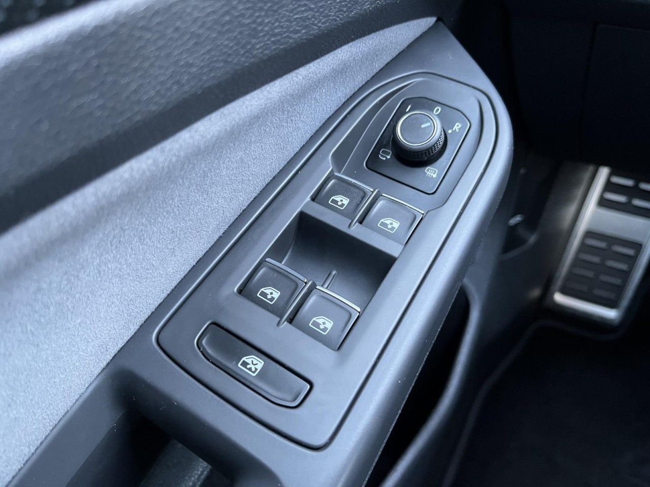Golf VIII 1,5 TSI R-Line (Navi+SideAssist+LED)
