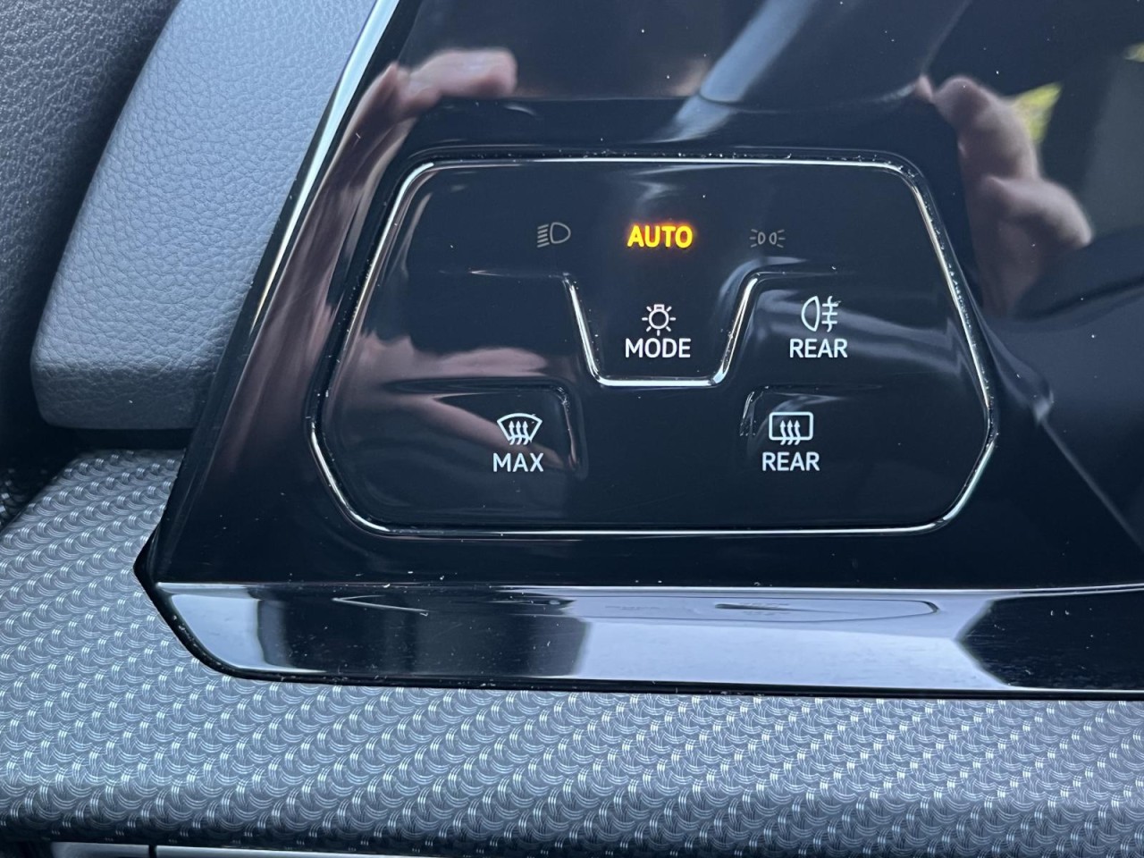 Golf VIII 1,5 TSI R-Line (Navi+SideAssist+LED)