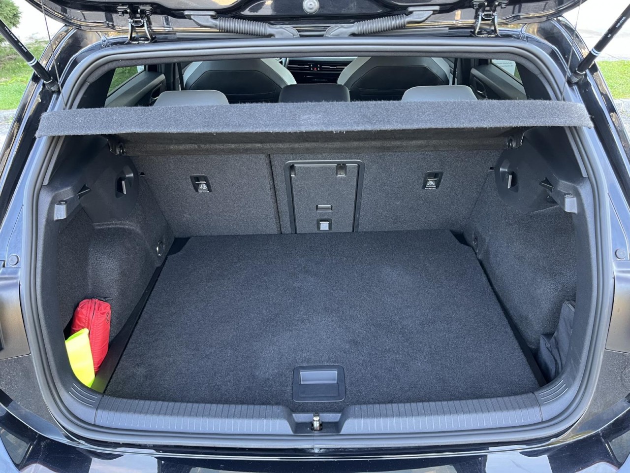 Golf VIII 1,5 TSI R-Line (Navi+SideAssist+LED)