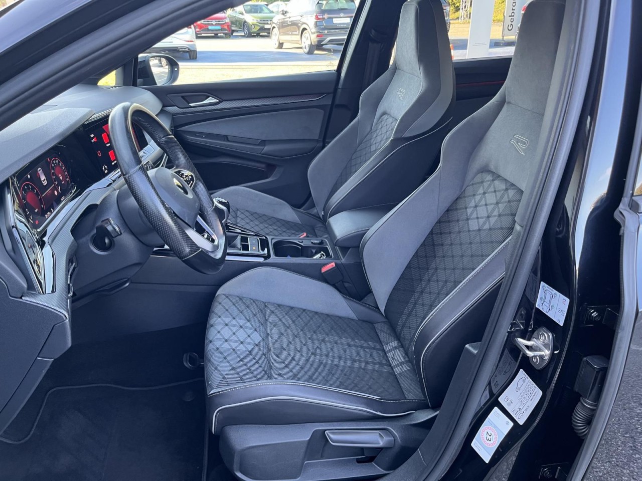 Golf VIII 1,5 TSI R-Line (Navi+SideAssist+LED)