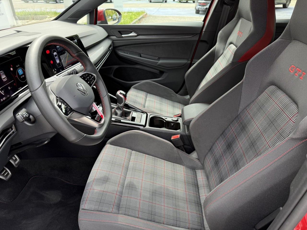 Golf VIII GTI 2,0 TSI (RearView+AHK+LED+) Klima