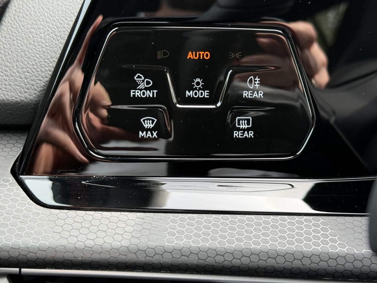 Golf VIII GTI 2,0 TSI (RearView+AHK+LED+) Klima