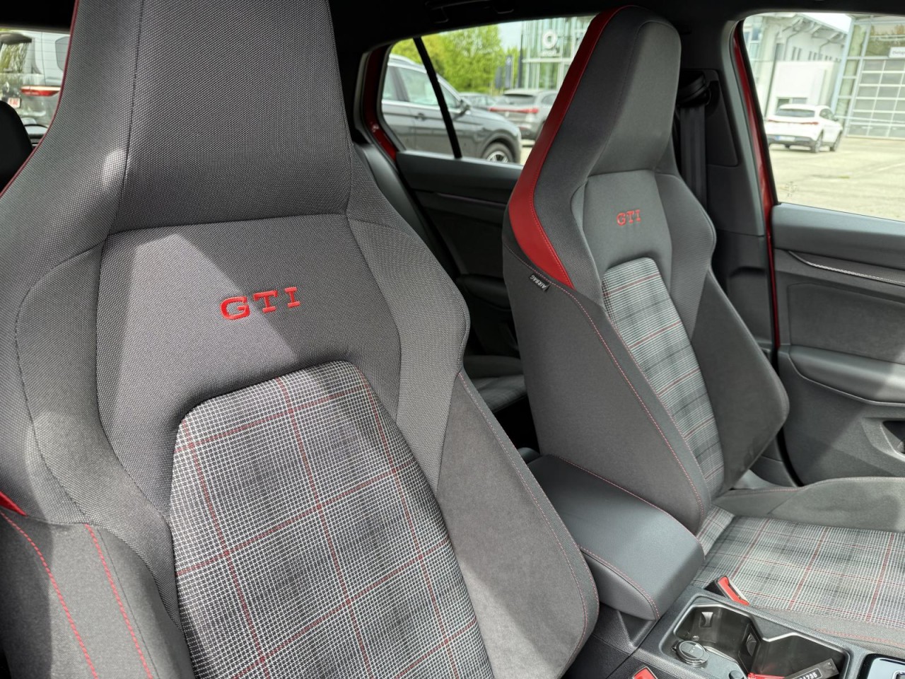 Golf VIII GTI 2,0 TSI (RearView+AHK+LED+) Klima