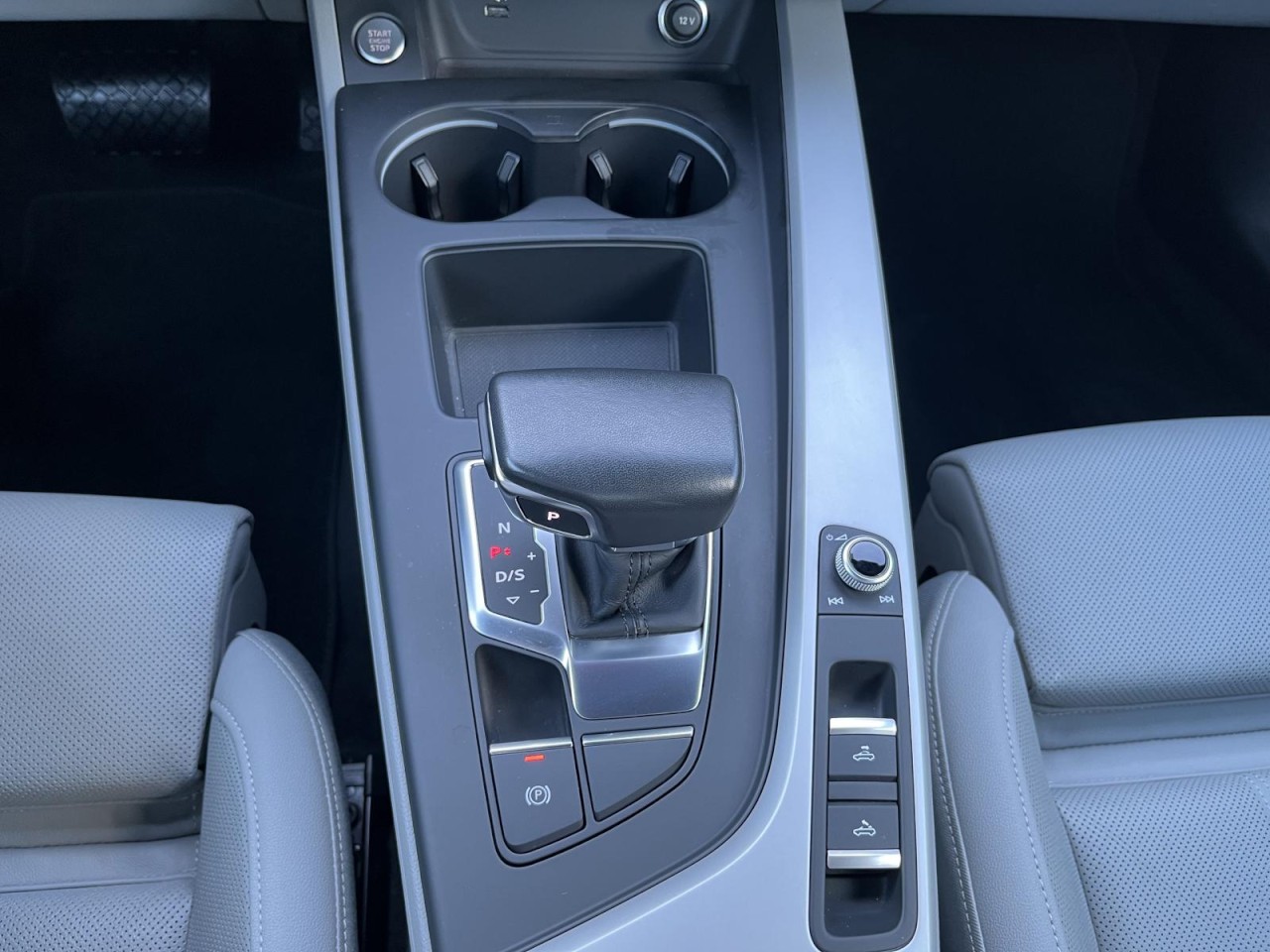 A5 Cabrio 40 TFSI quattro S tronic advanced (MatrixLED+Navi)