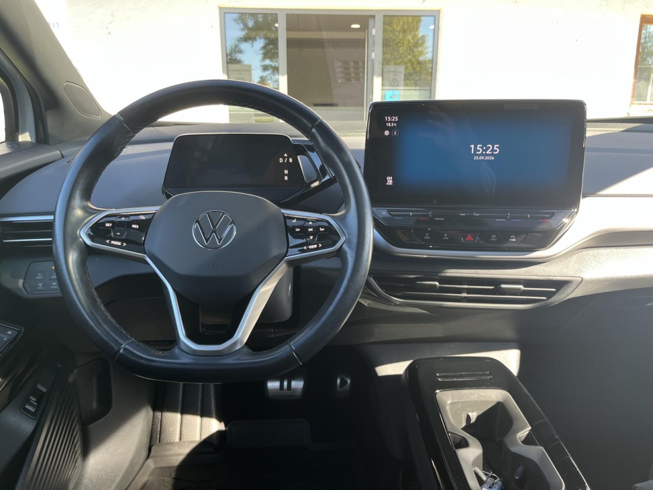 ID.4 Pro Performance 77 kWh (MatrixLED+Glasdach+Navi+Keyless)