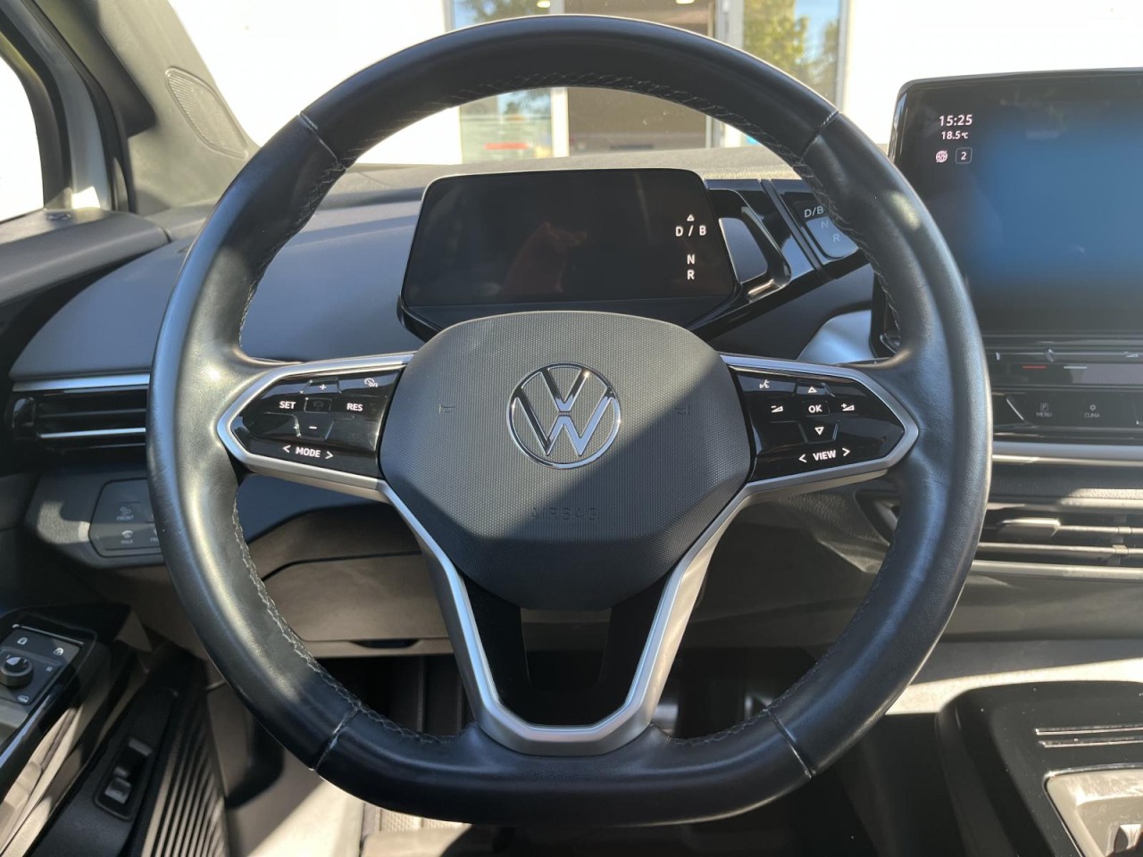 ID.4 Pro Performance 77 kWh (MatrixLED+Glasdach+Navi+Keyless)