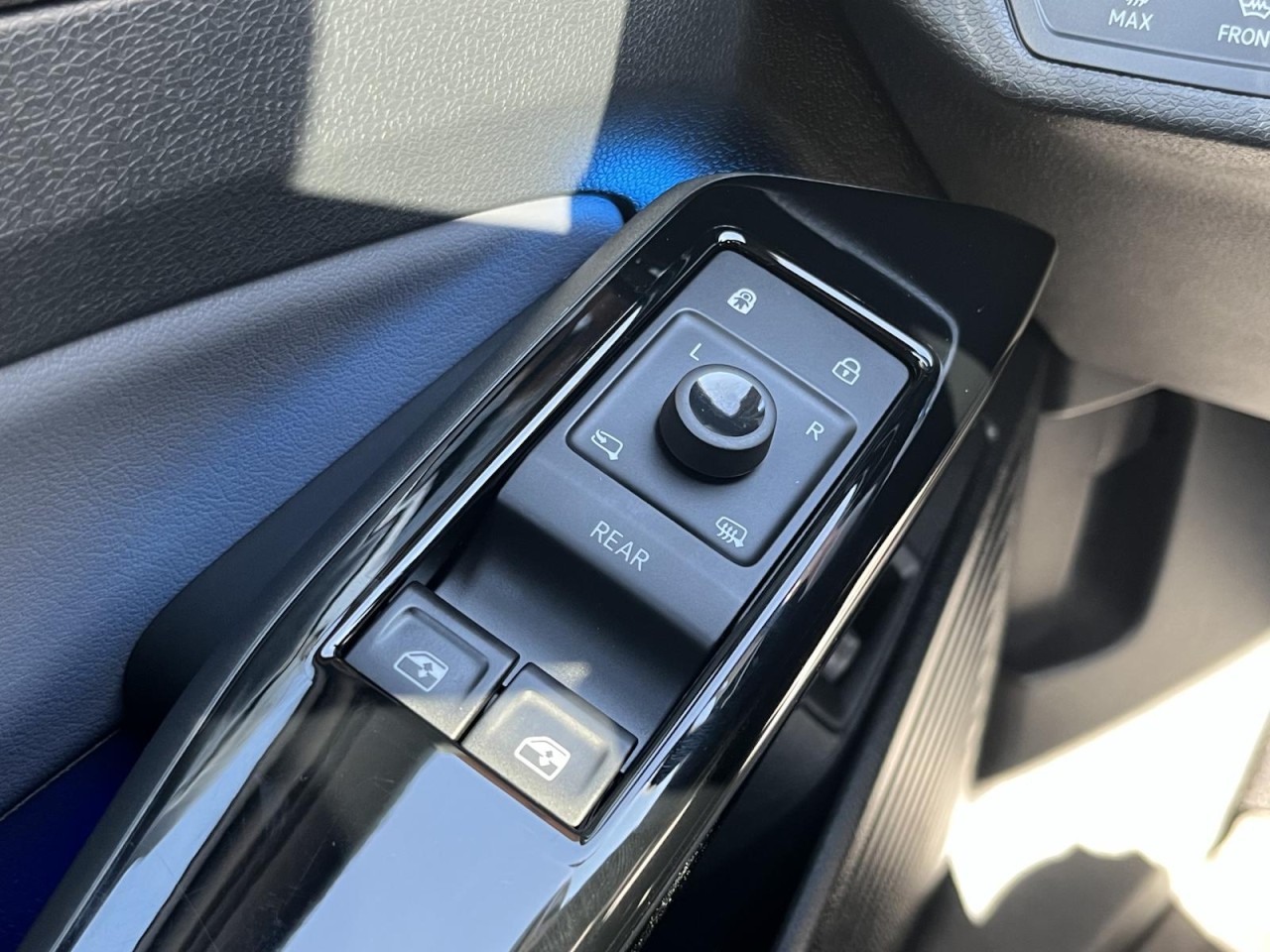 ID.4 Pro Performance 77 kWh (MatrixLED+Glasdach+Navi+Keyless)