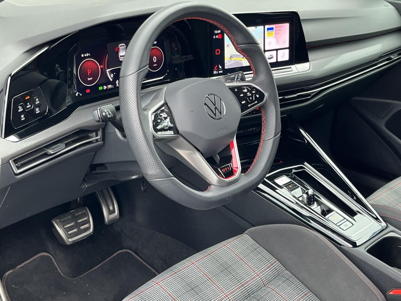 Golf VIII GTI 2,0 TSI DSG (Navi+LED+ACC+RearView)