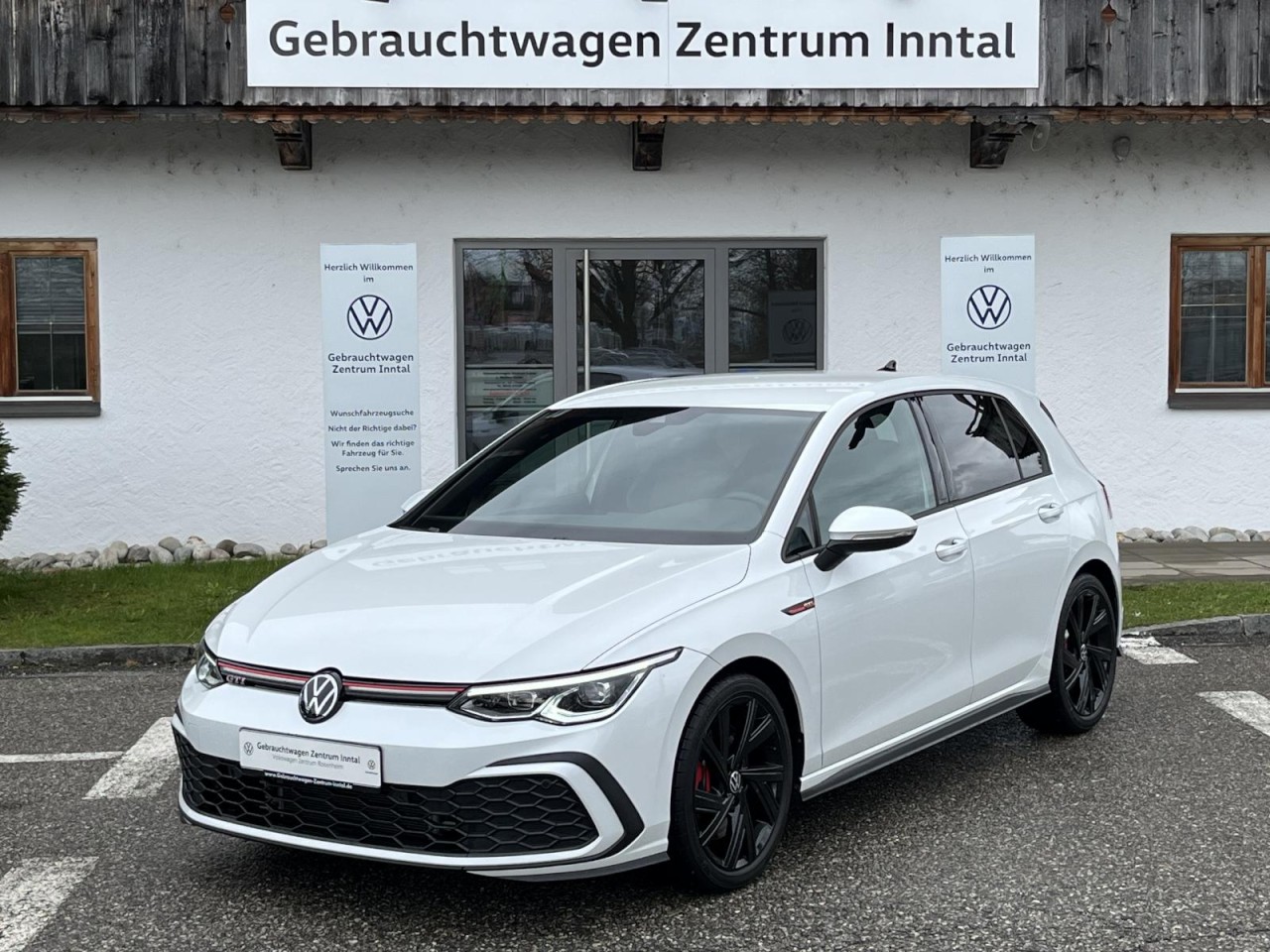 Golf VIII GTI 2,0 TSI DSG (Navi+LED+ACC+RearView)