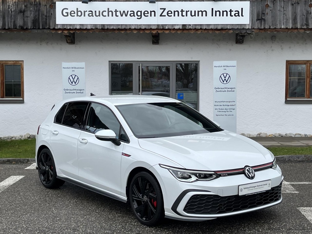Golf VIII GTI 2,0 TSI DSG (Navi+LED+ACC+RearView)
