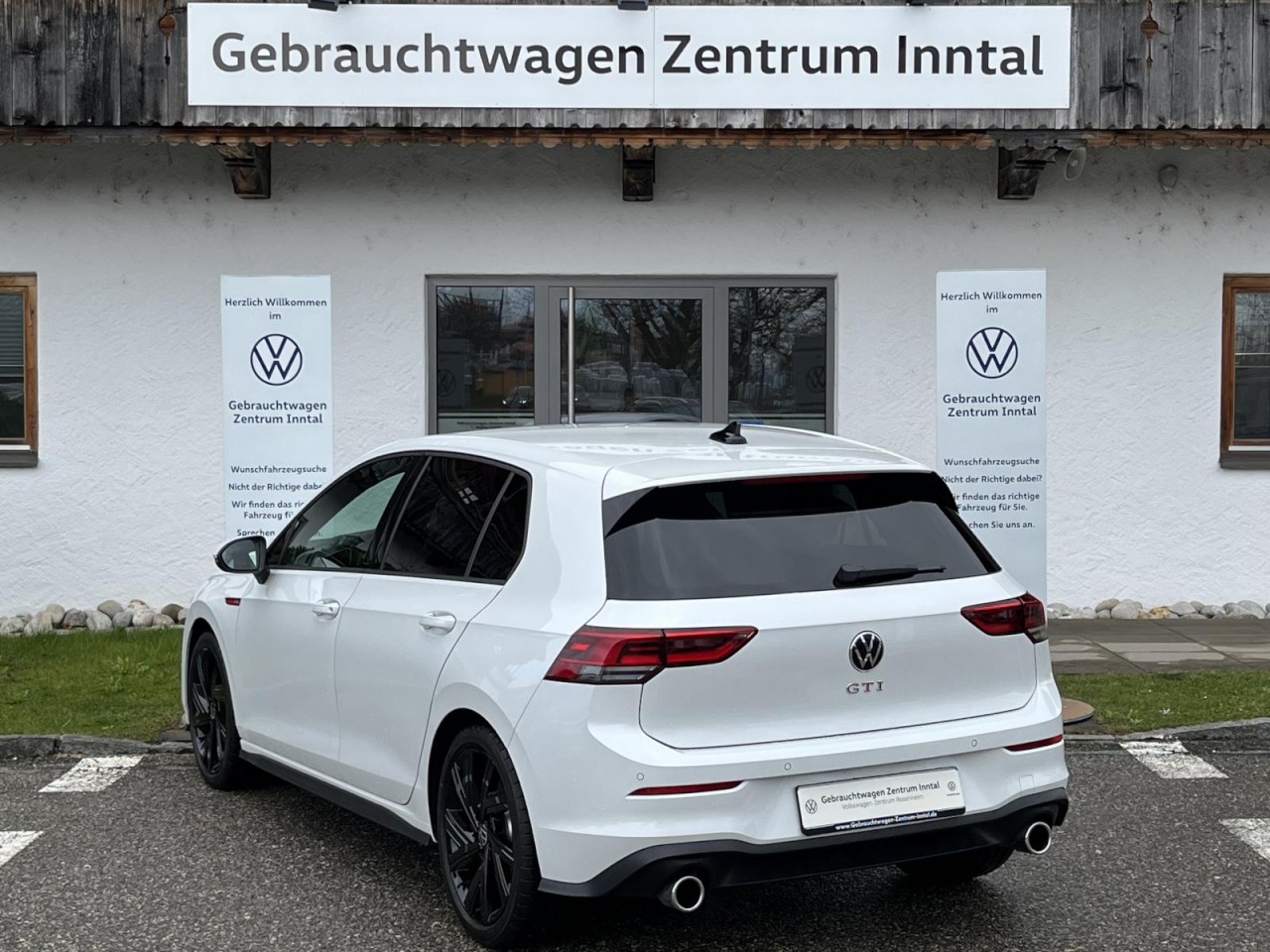 Golf VIII GTI 2,0 TSI DSG (Navi+LED+ACC+RearView)
