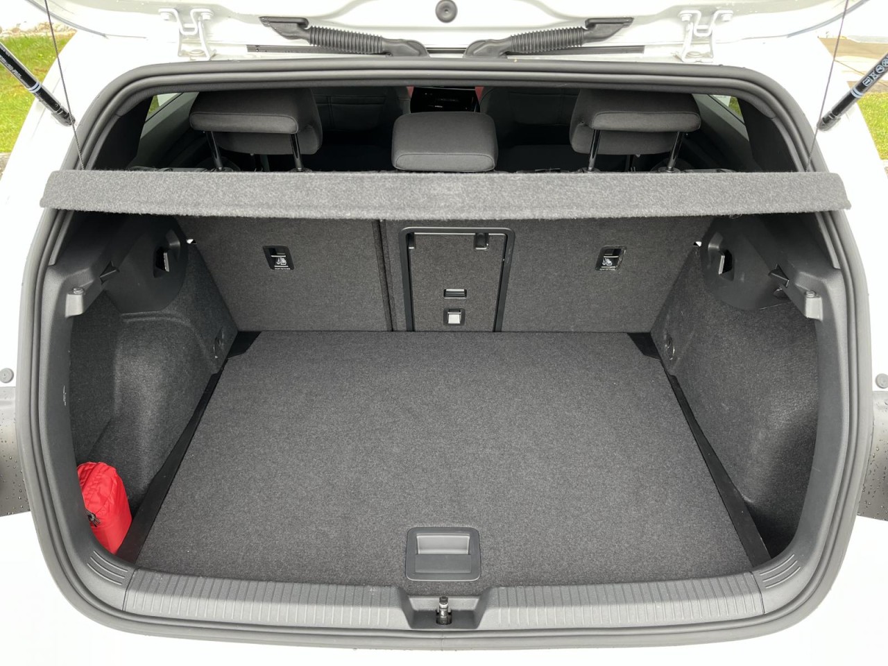 Golf VIII GTI 2,0 TSI DSG (Navi+LED+ACC+RearView)