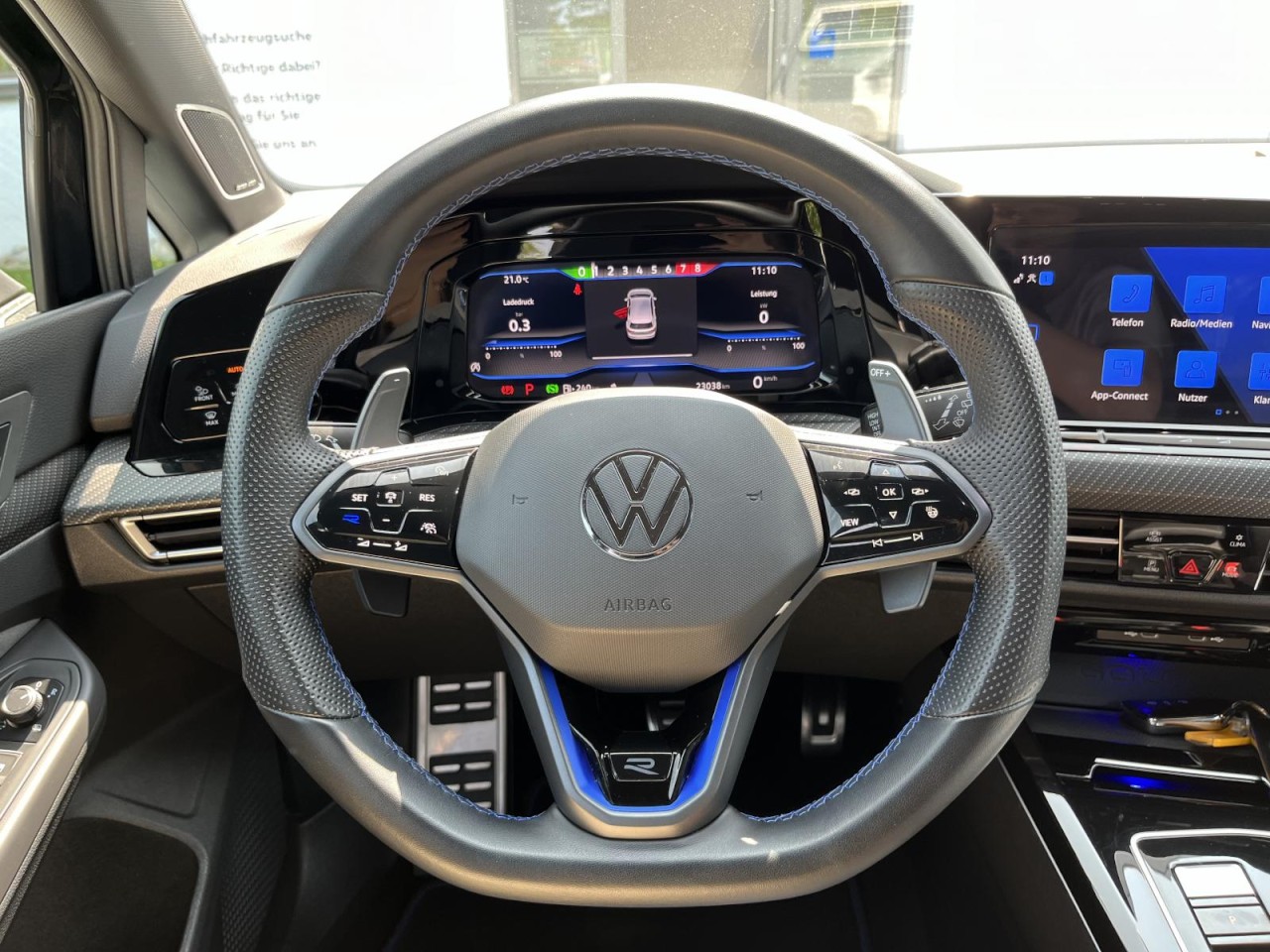 Golf VIII R 2,0 TSI R 4Motion (LED+DCC+RearView)