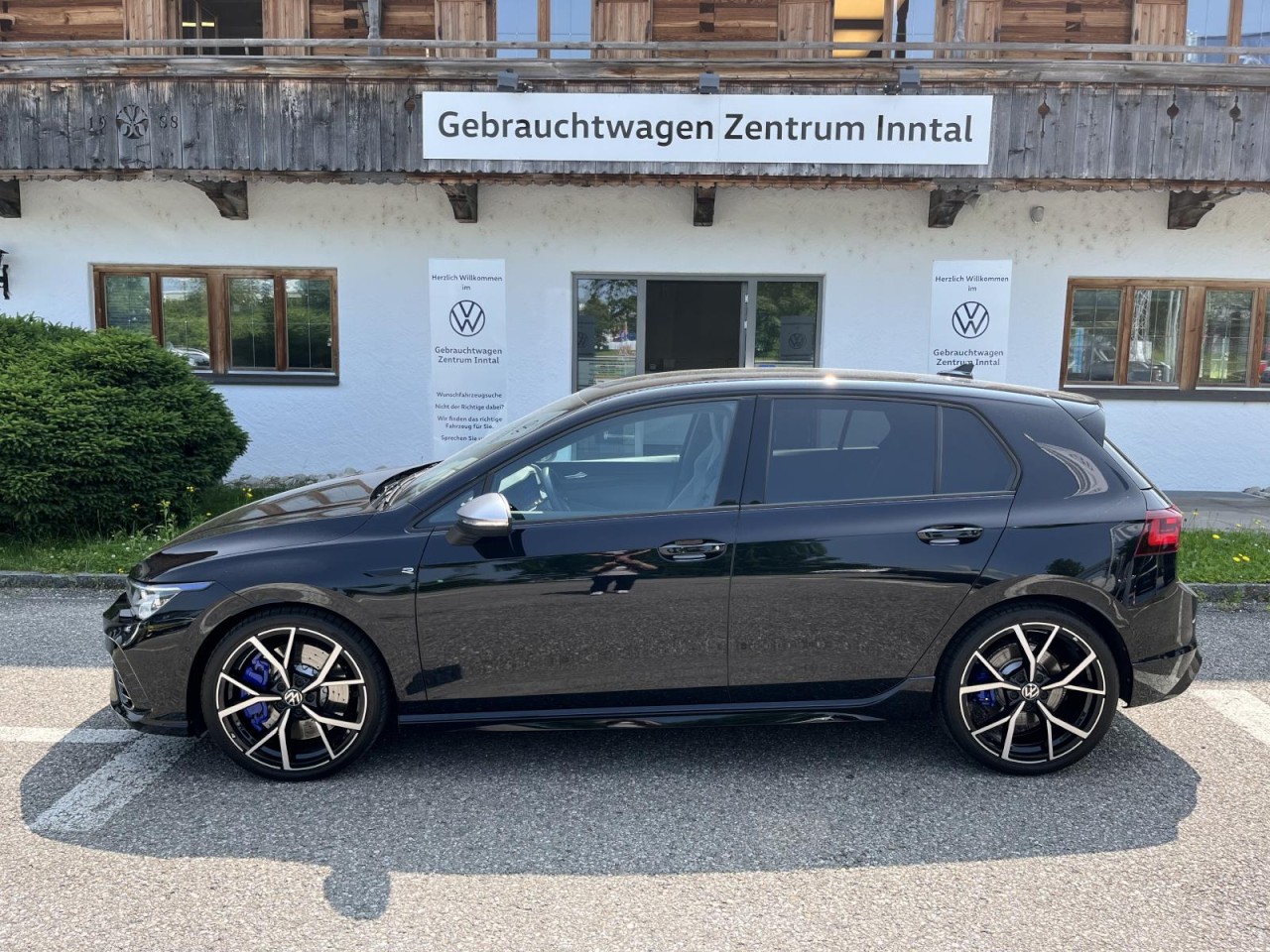 Golf VIII R 2,0 TSI R 4Motion (LED+DCC+RearView)