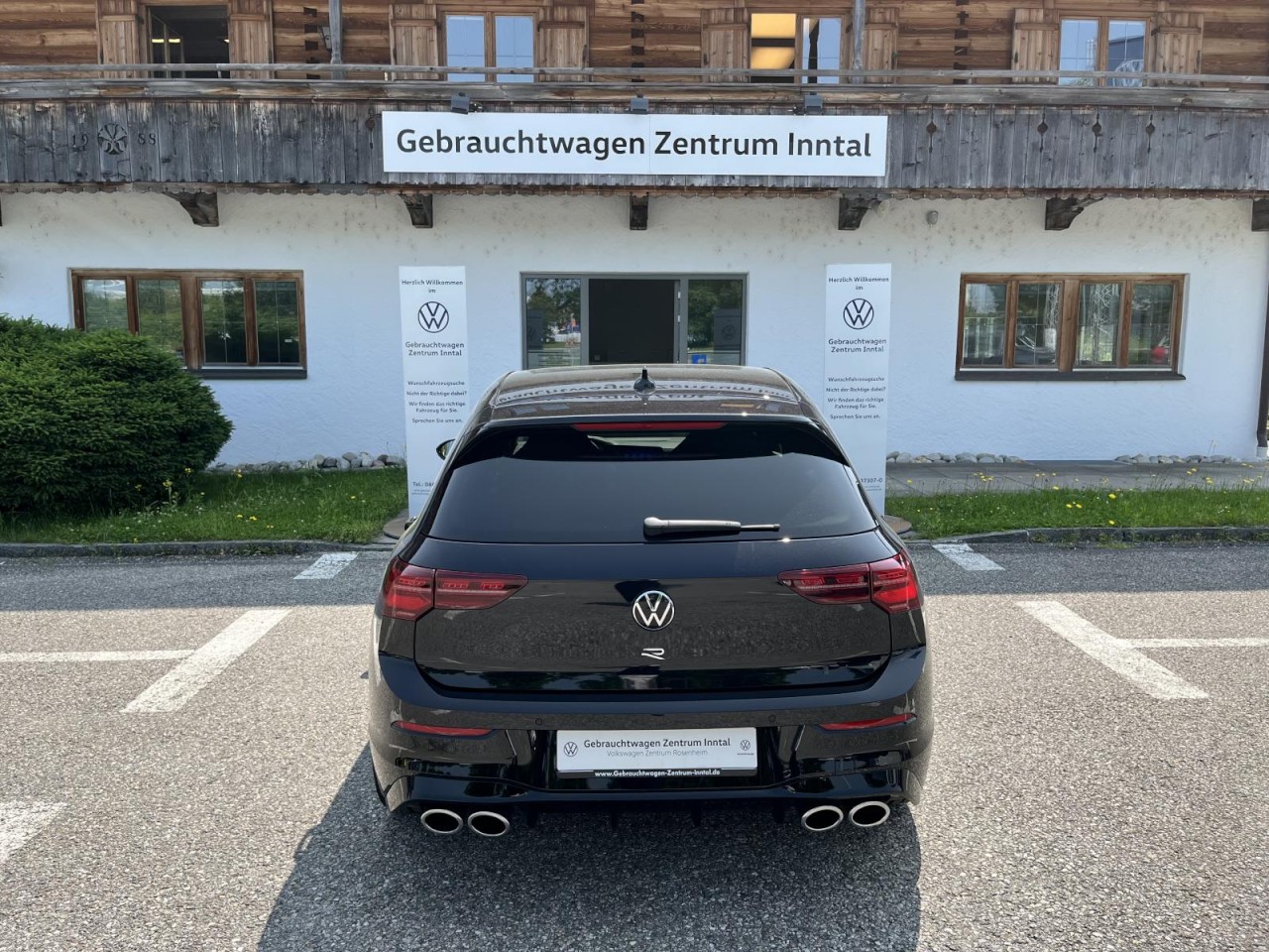 Golf VIII R 2,0 TSI R 4Motion (LED+DCC+RearView)