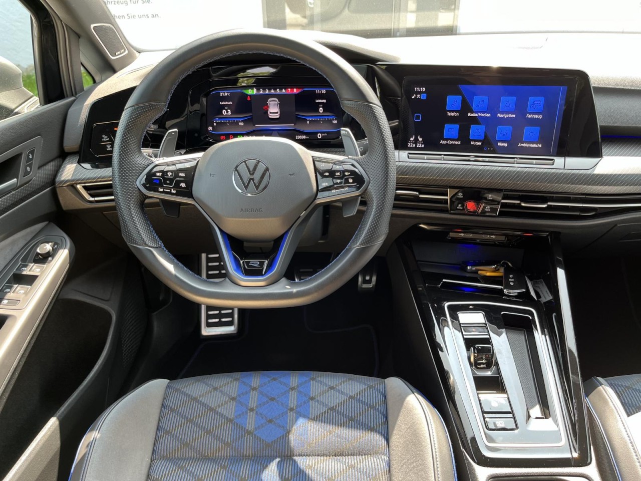 Golf VIII R 2,0 TSI R 4Motion (LED+DCC+RearView)