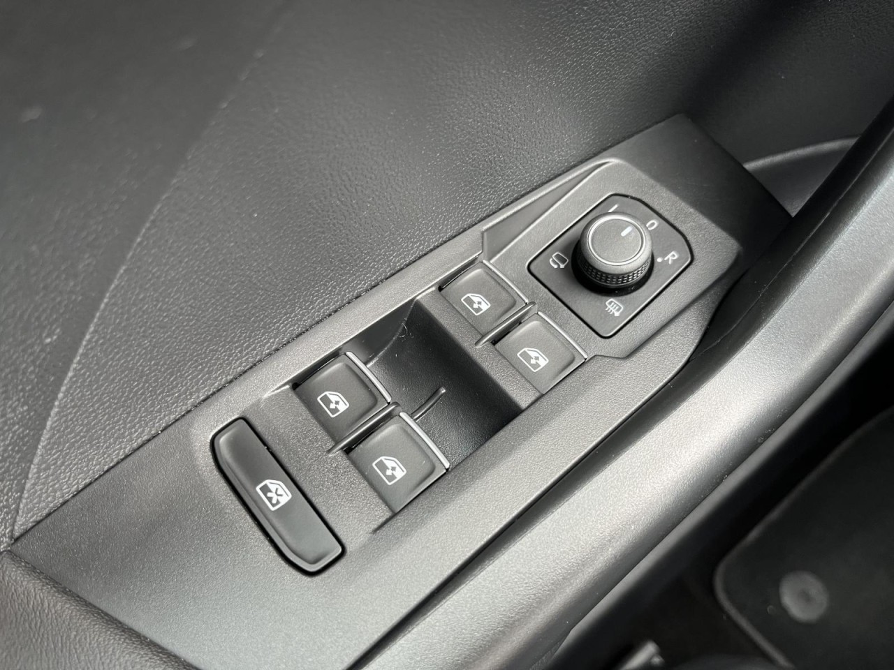 T-Cross 1,0 TSI Style (LED+RearView+ACC) Klima