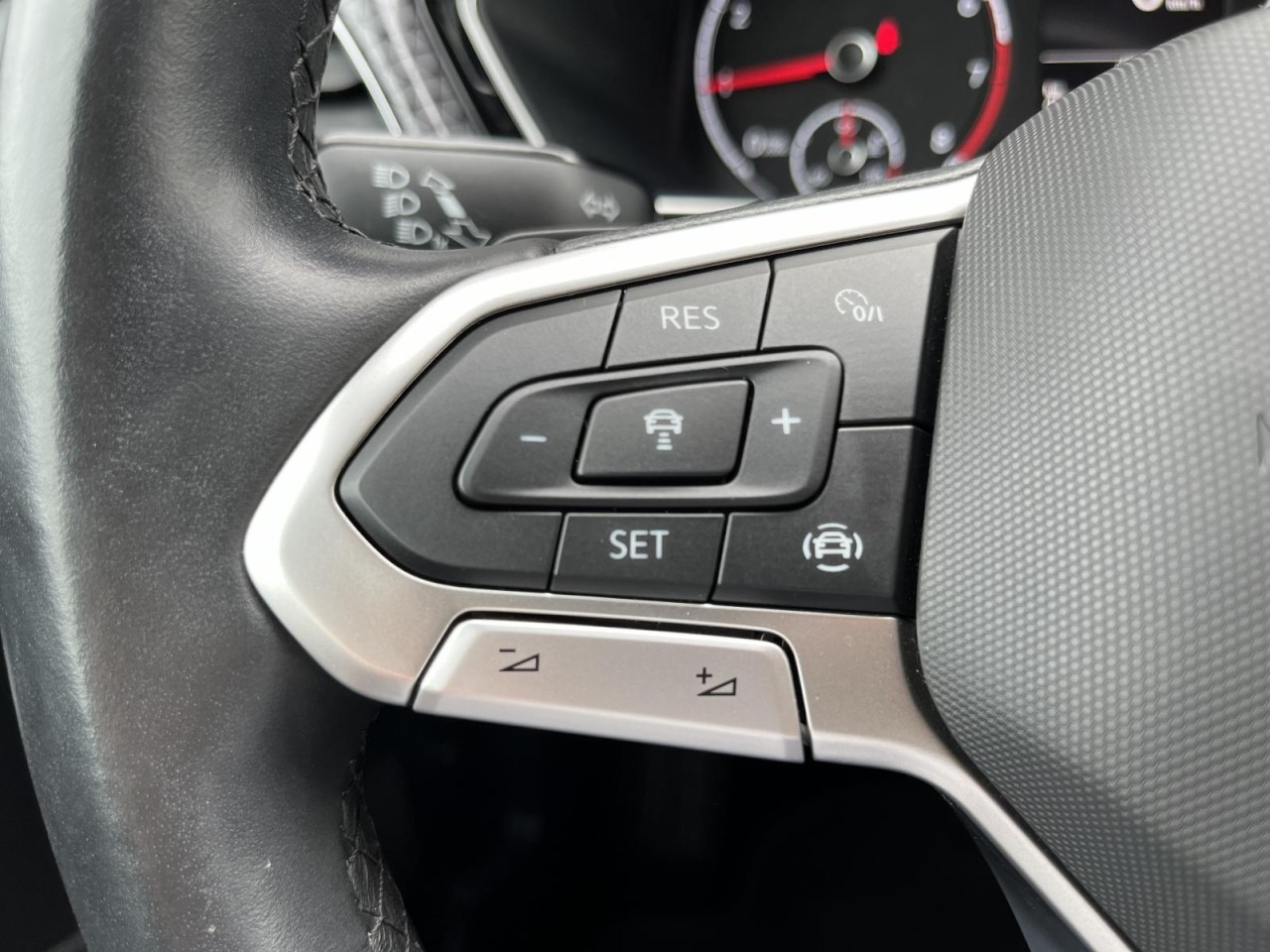 T-Cross 1,0 TSI Style (LED+RearView+ACC) Klima