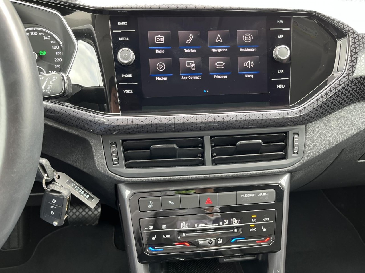 T-Cross 1,0 TSI Style (LED+RearView+ACC) Klima