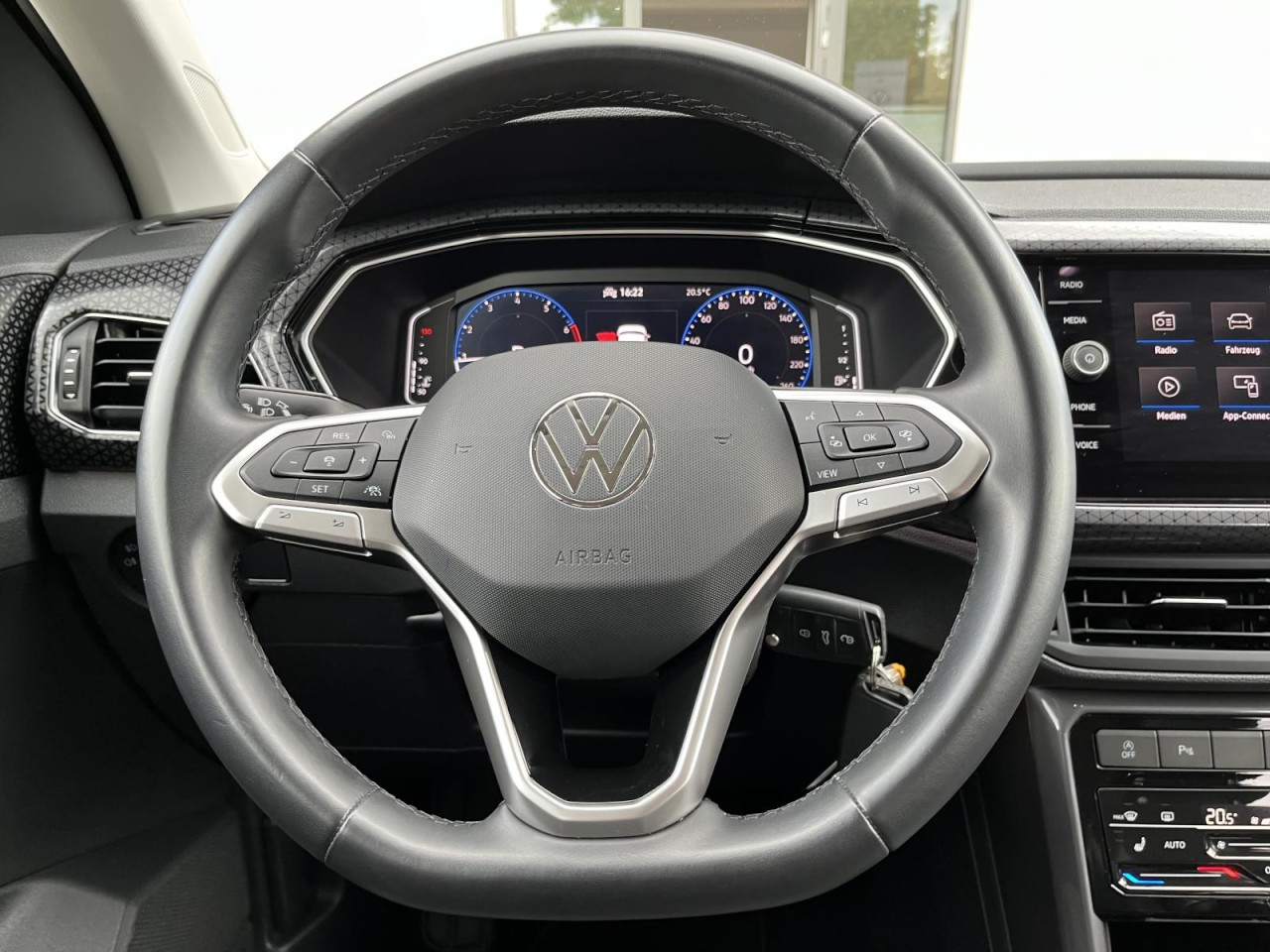 T-Cross 1,0 TSI DSG Style (AHK+RearView) Klima