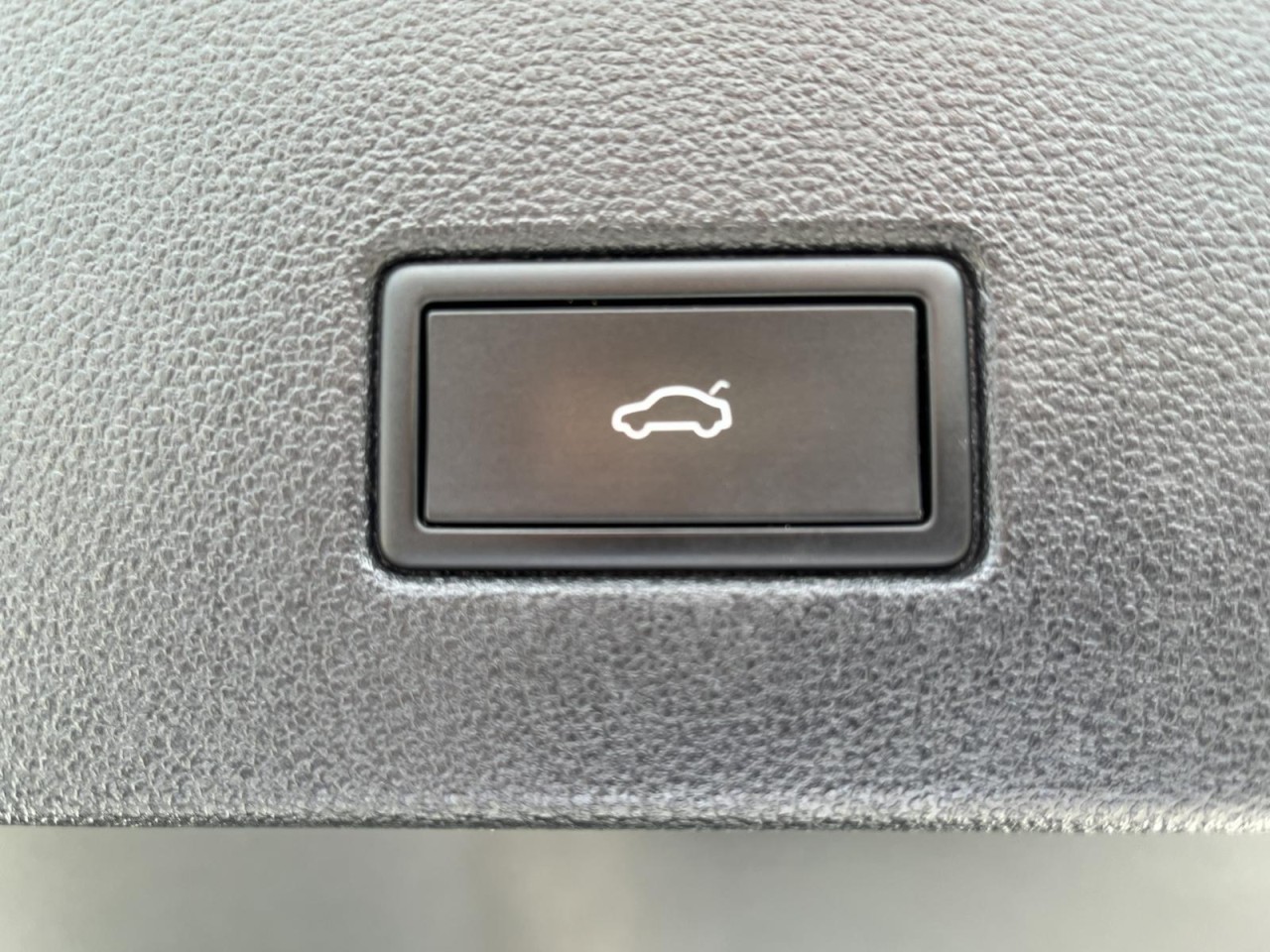 T-Roc 1,5 TSI Style (IQ.Light+Navi+Keyless)