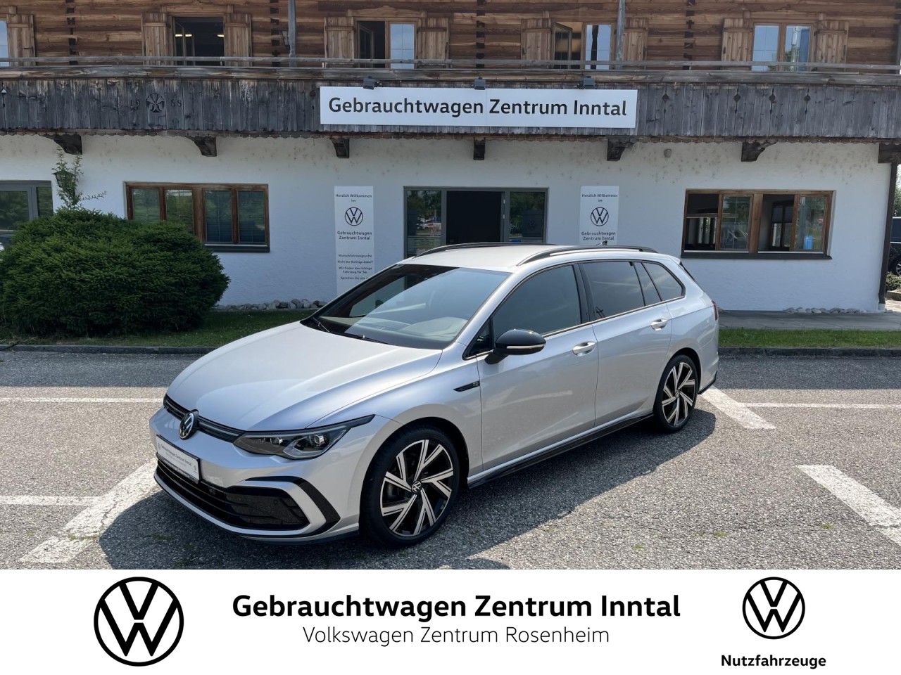 Golf VIII Variant 1,5 eTSI DSG R-Line (Navi+LED+RearVie...