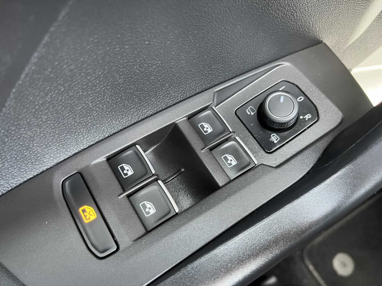 T-Cross 1,0 TSI DSG Style (AppConnect+LED+Klima)