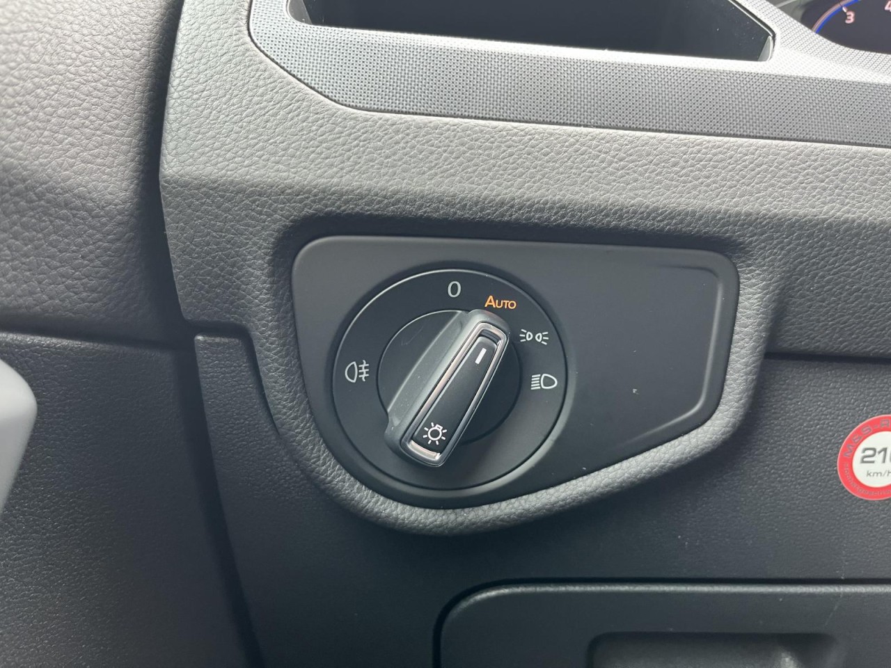 Touran 7-Sitzer 1,5 TSI DSG Highline (LED+RearView+Navi)