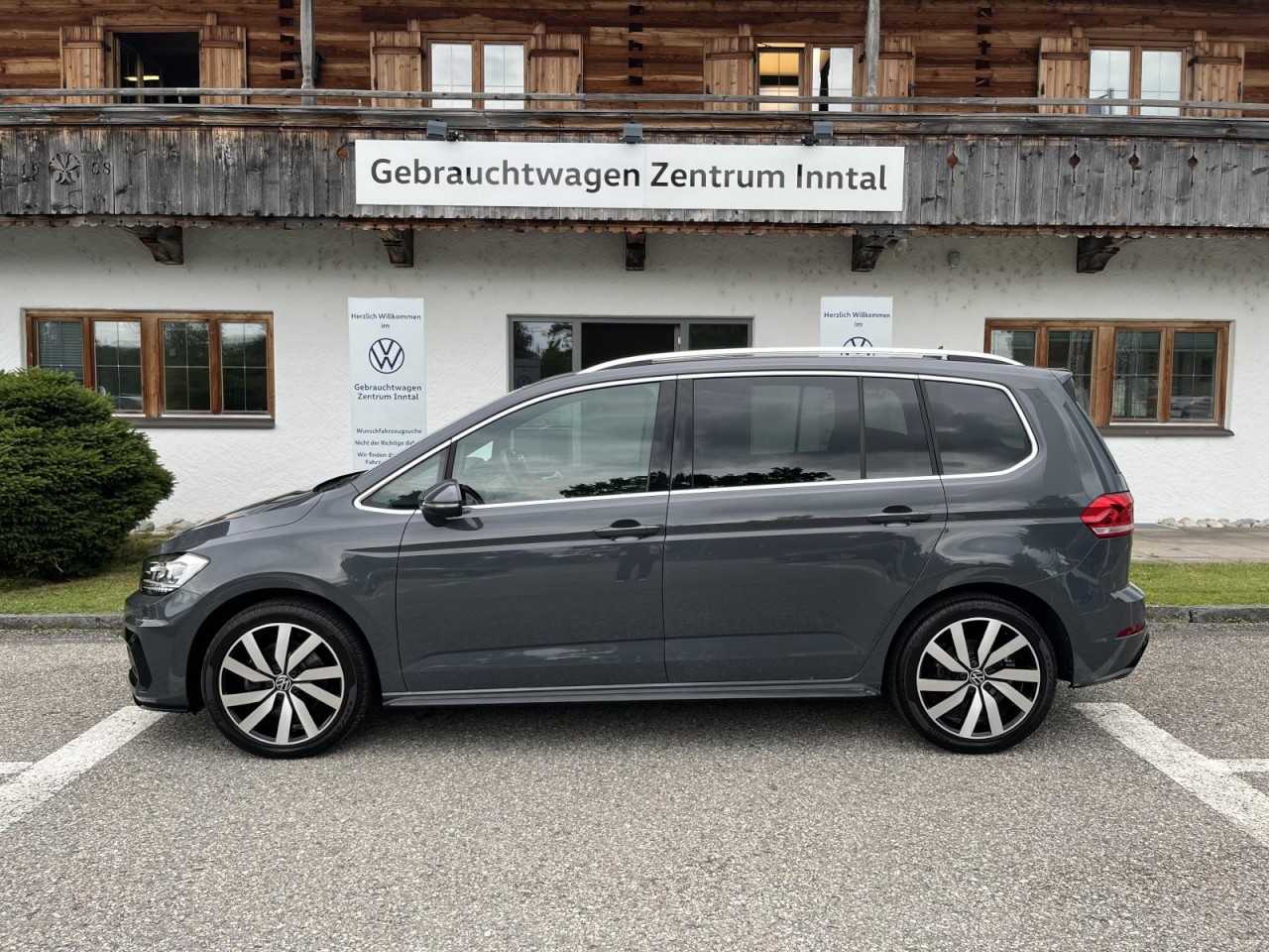 Touran 7-Sitzer 1,5 TSI DSG Highline (LED+RearView+Navi)