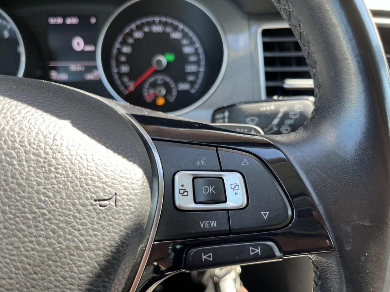 Golf Sportsvan 1,0 TSI DSG Join (Navi+RearView)
