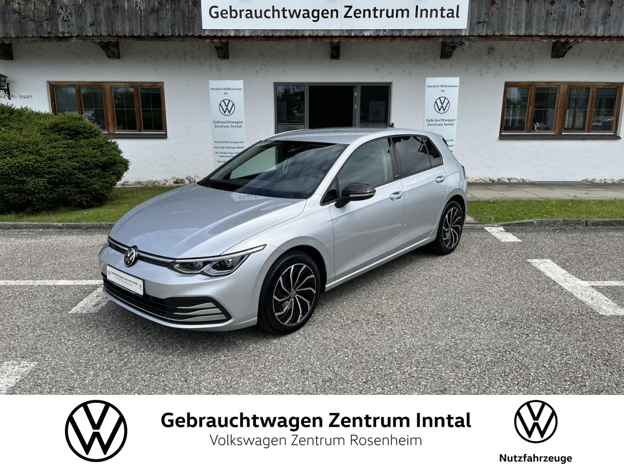 Golf VIII 1,0 eTSI DSG Active (Navi+RearView+LED+)