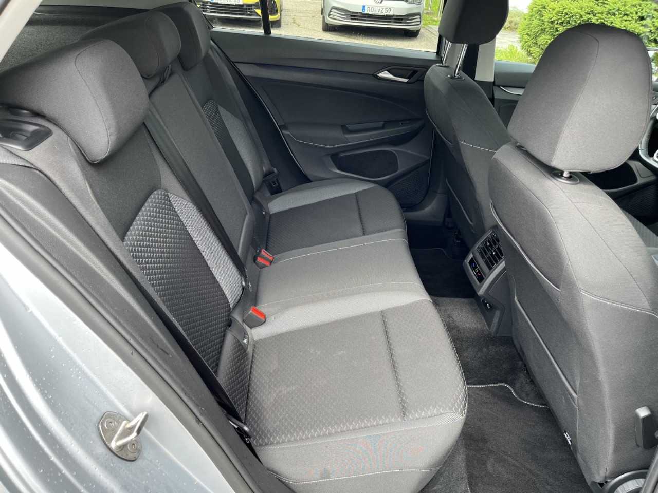 Golf VIII 1,0 eTSI DSG Active (Navi+RearView+LED+)