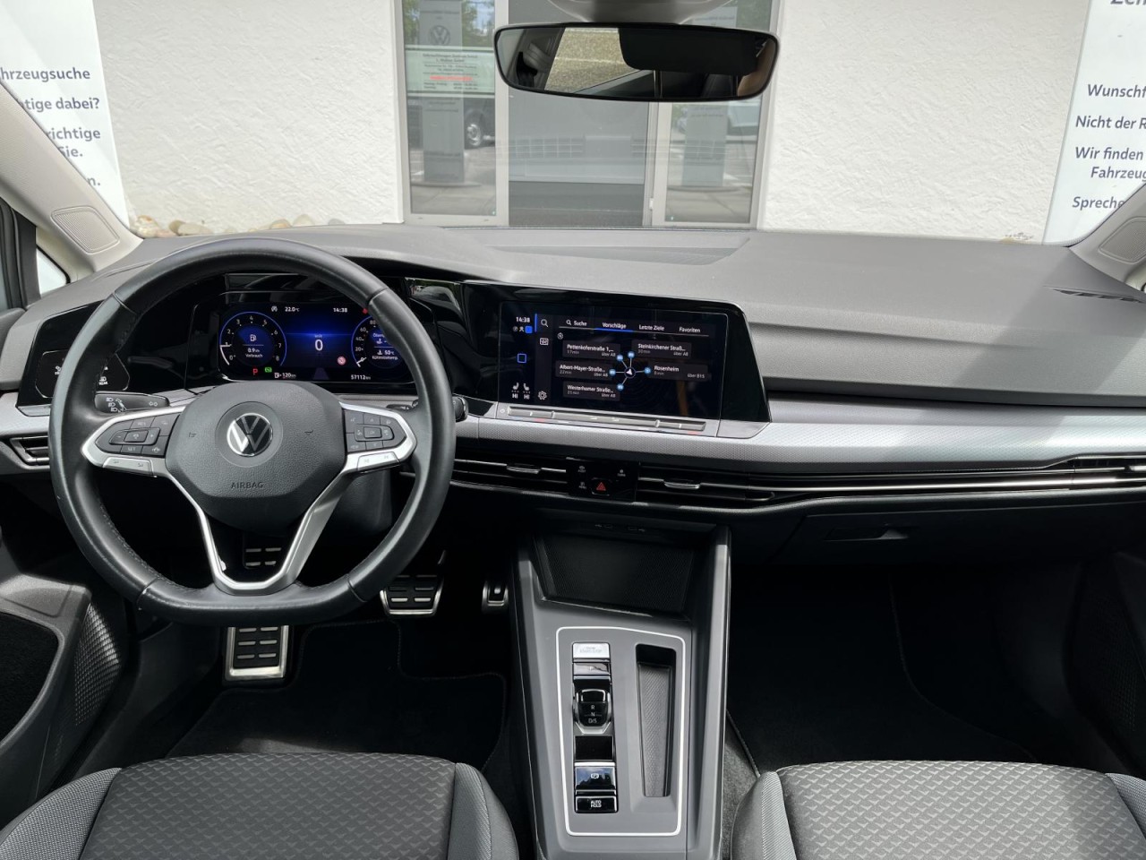 Golf VIII 1,0 eTSI DSG Active (Navi+RearView+LED+)